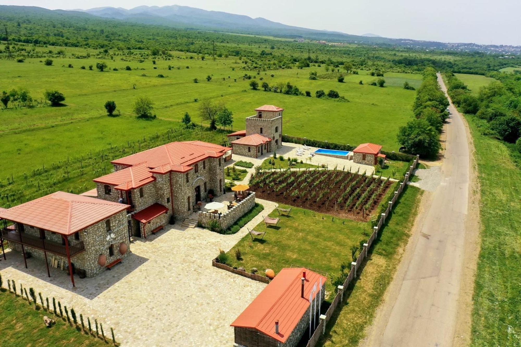 Chateau Tetri Bairagebi White Flags Kisiskhevi 외부 사진