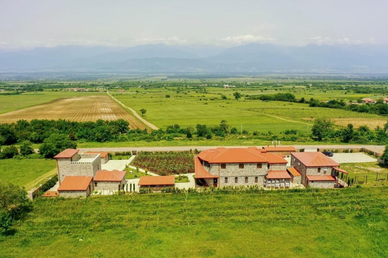 Chateau Tetri Bairagebi White Flags Kisiskhevi 외부 사진